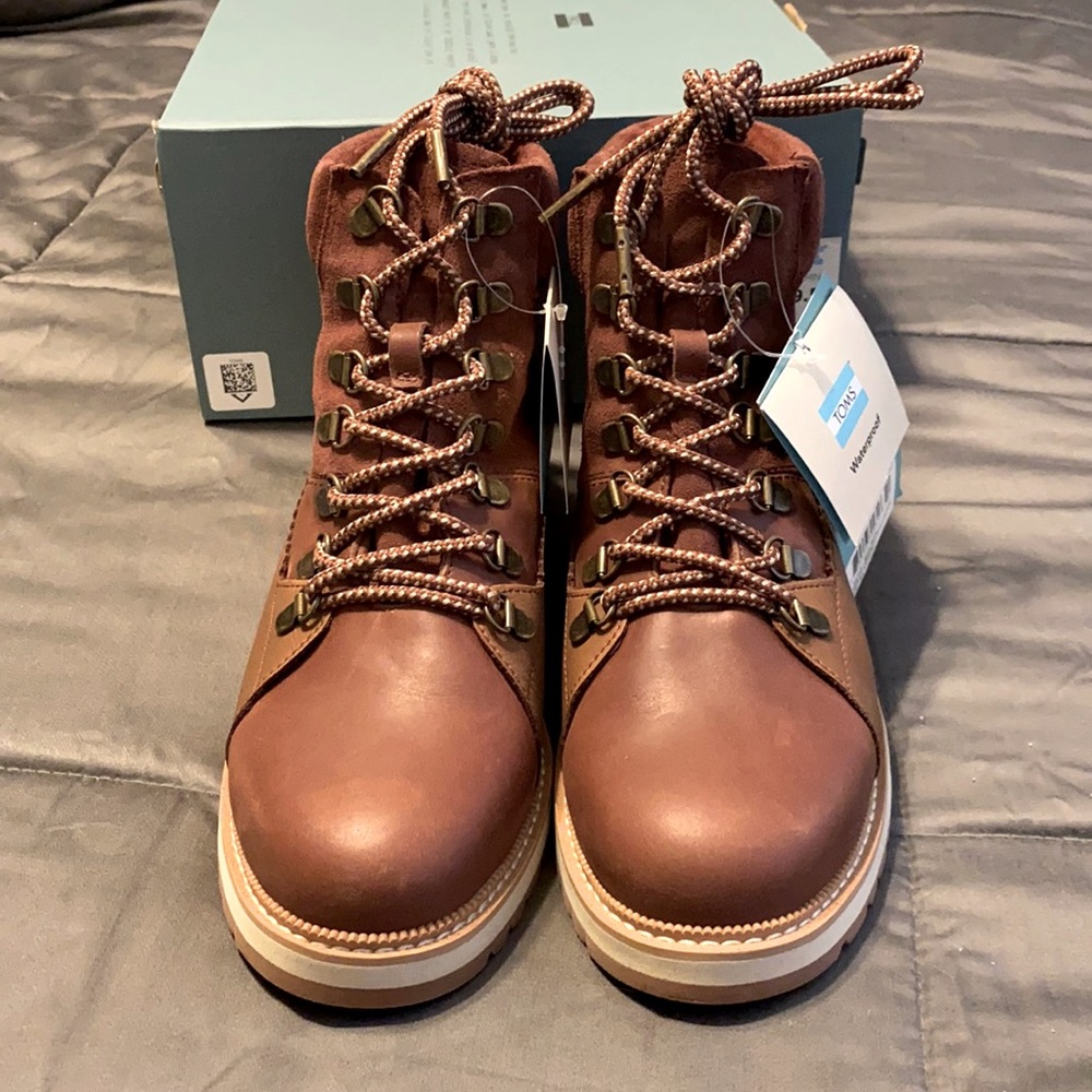 TOMS Mesa Waterproof Penny Brown Shoes Size 9.5